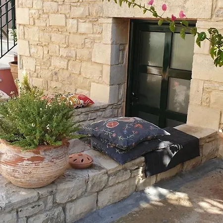 Apartment Arismari *